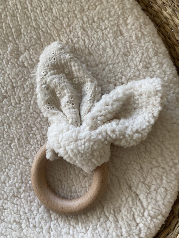 Bijtring teddy embroidery