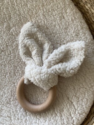 Bijtring teddy embroidery