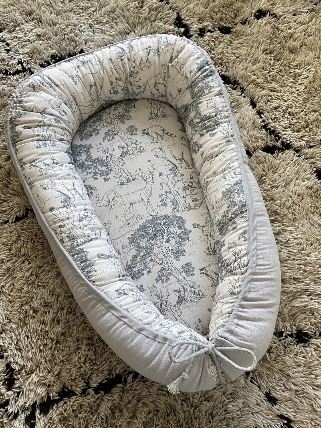 Babynest bosdieren grijs