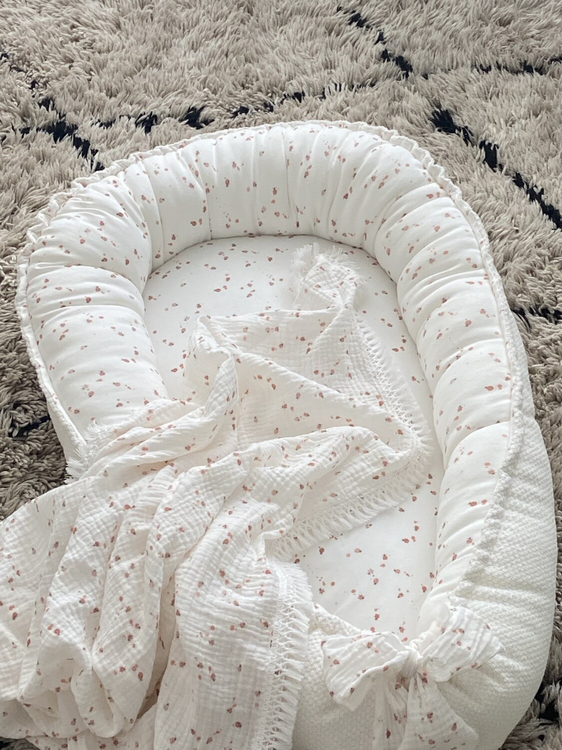 Babynest lieveheersbeestje ecru