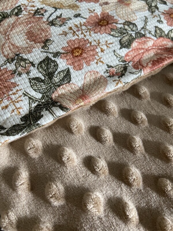 Dekentje wafel vintage flower caramel Minky fleece