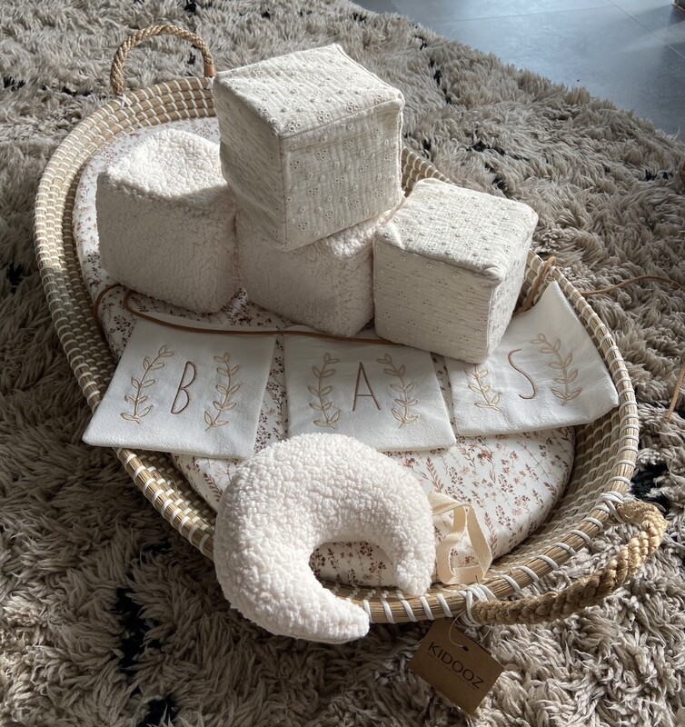 Embroidery kubus set