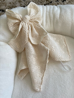 Speendoekje Daisy strik naturel