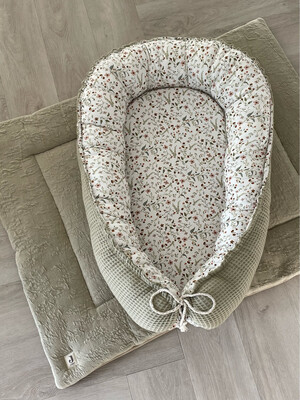 Babynest millefleurs Olijf Wafelkatoen