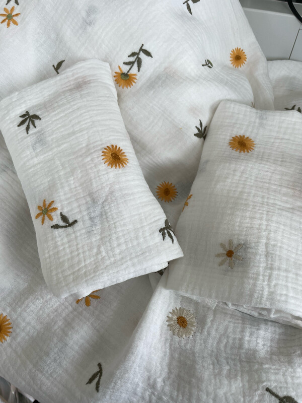 Hydrofiele flowers embroidery