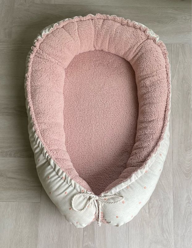 Babynest viscose linnen Embroidery dots Nude teddy