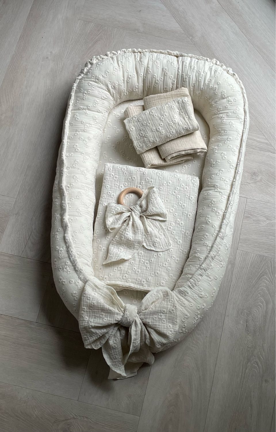 Babynest  full naturel embroidery big flower