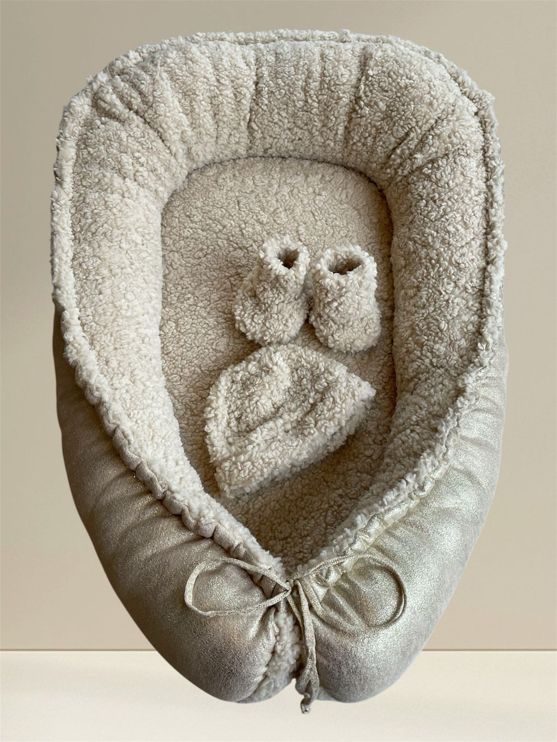 Babynestje vleugje goud