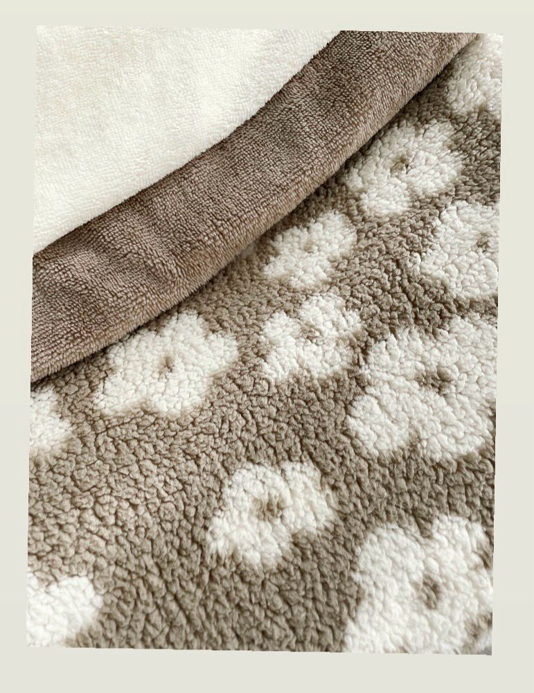 Deken Taupe Bouclé Teddy Daisy