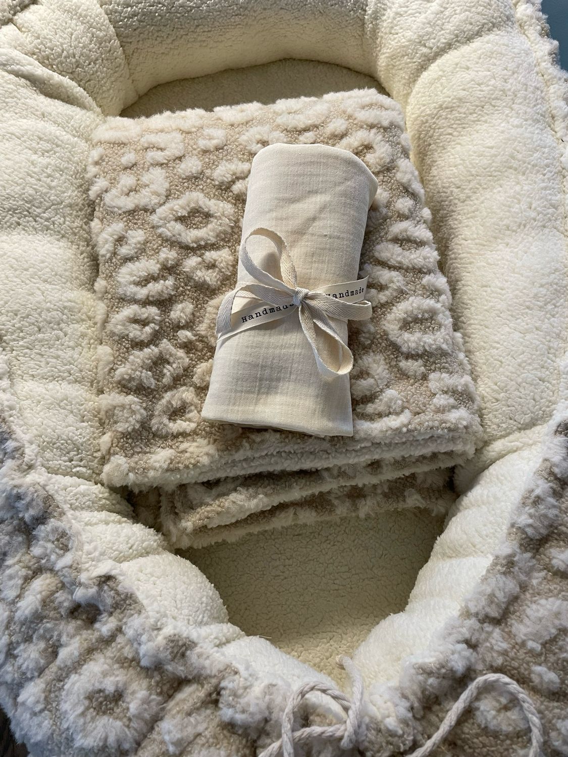Babynest beige teddy Cheetah