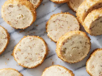 Maple Pecan Shortbread Cookies