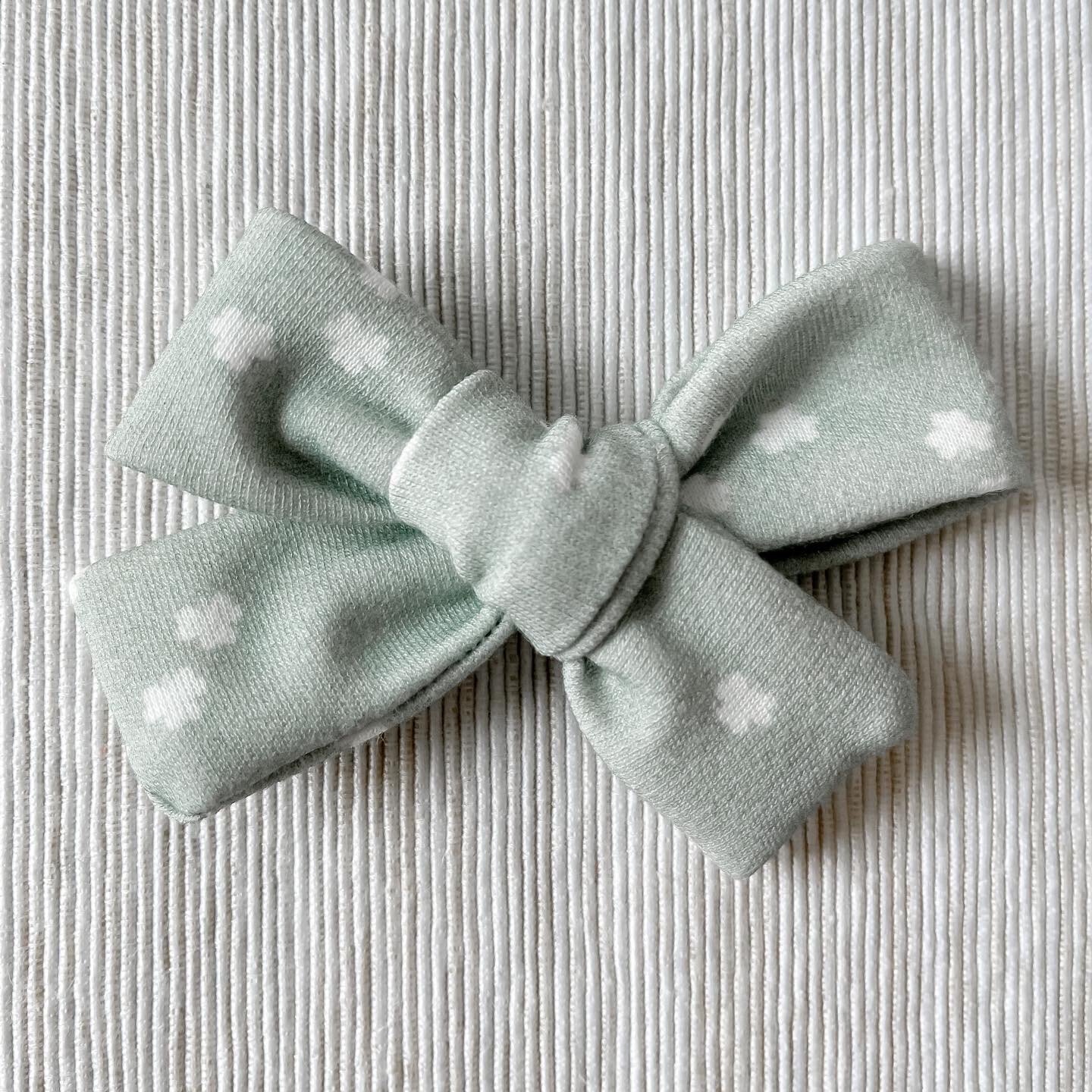 Clover Bow