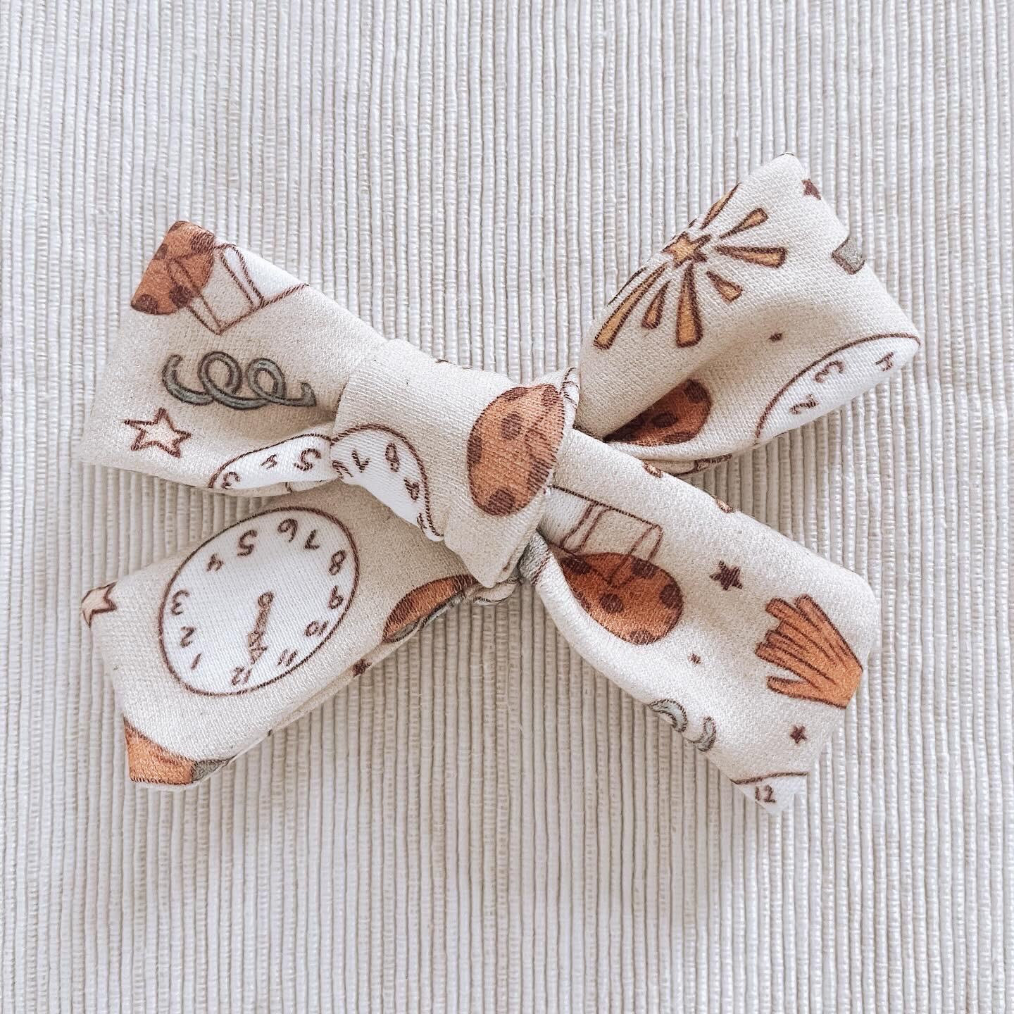 NYE Bow