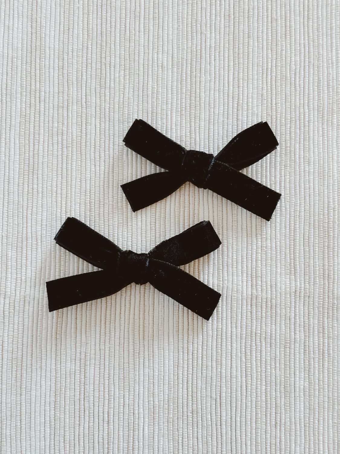 Black Velvet Mini Bow