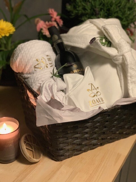 Holidays Special 15%Off - Luxury Care Basket For 1