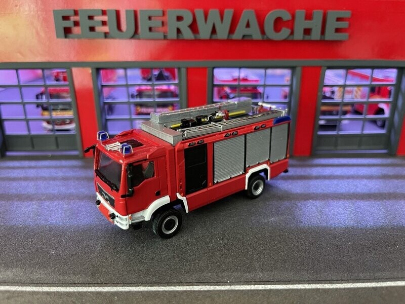 Rosenbauer AT3 HLF20 Vorbild: Wolfsburg