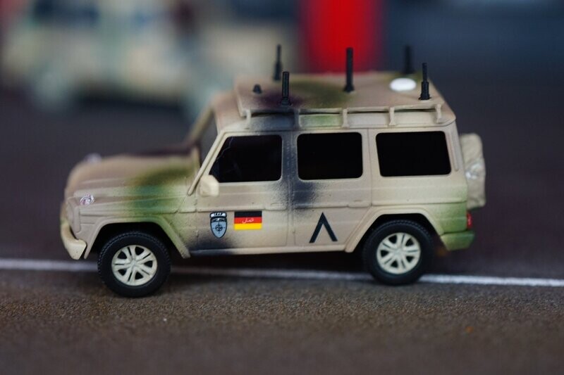 Dachträger mit Antenne für MB G-Klasse Bundeswehr Wolf Dachträger mit Antenne für MB G-Klasse Bundeswehr Wolf