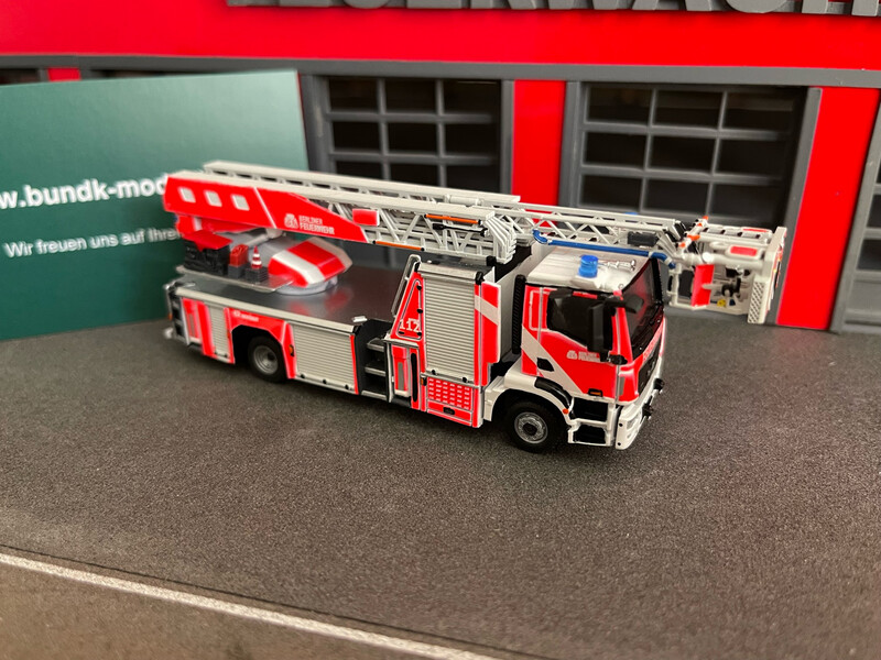 Rosenbauer DLK L32A-XS 3.0 nach Vorbild: Berlin