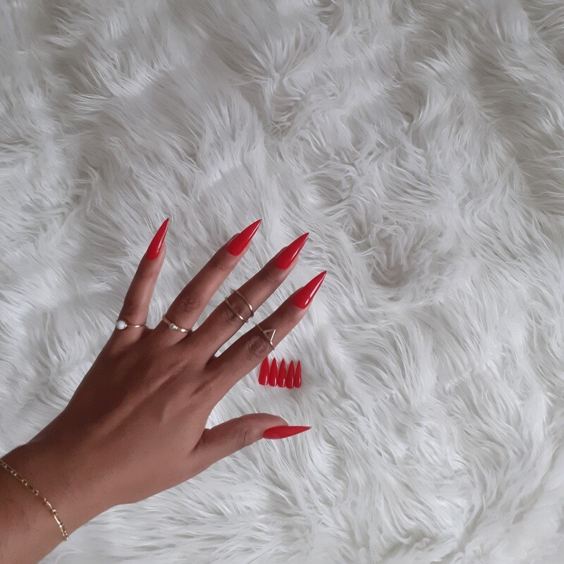 Press on nails taille M rouge