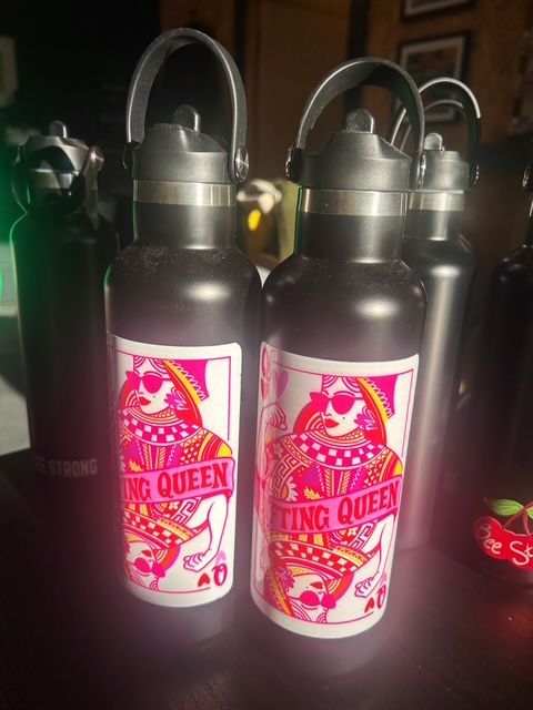 DRINKS BOTTLE - LIFTING QUEEN