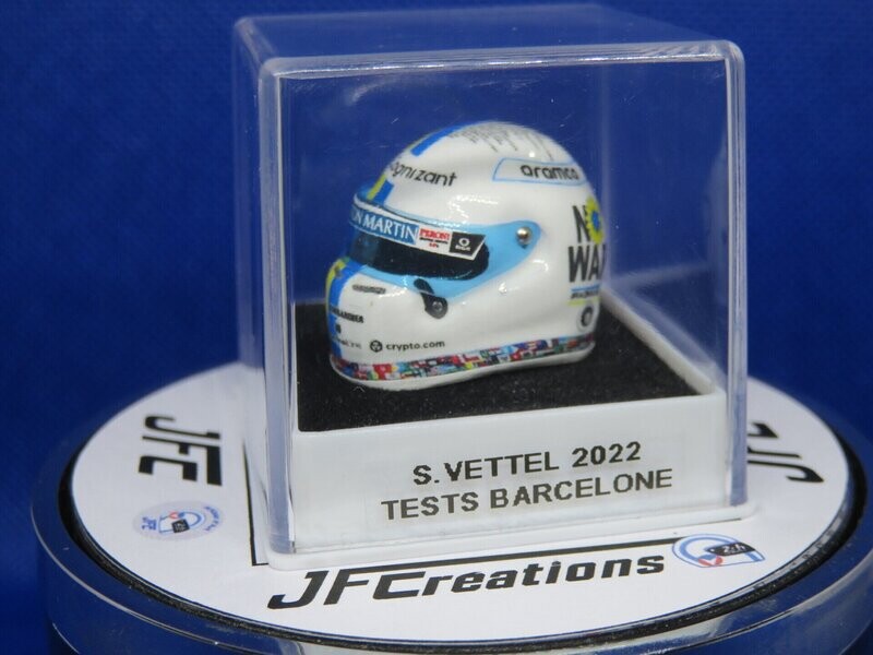 VETTEL S. 2022 TESTS BARCELONE avec drapeaux