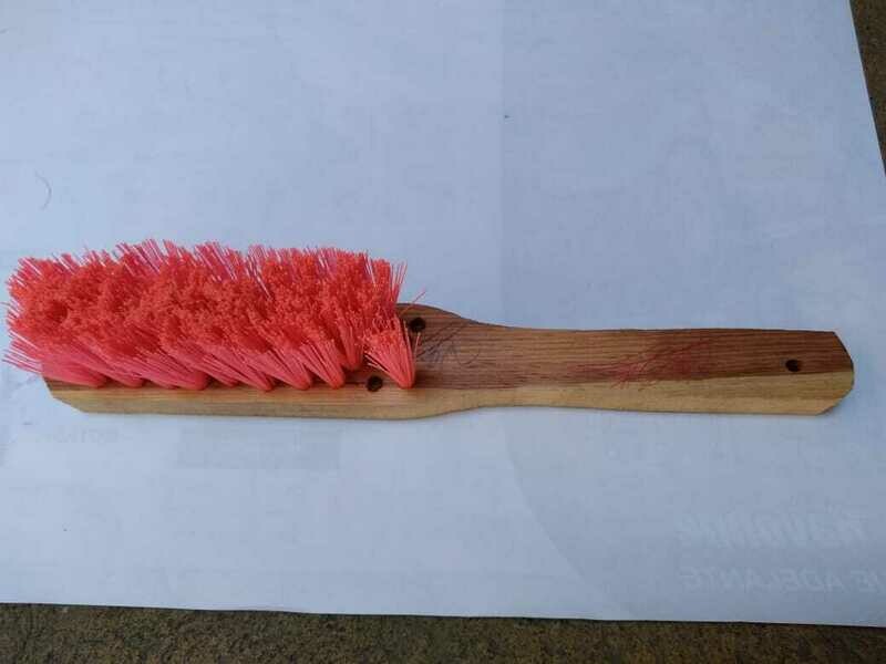 CEPILLO TIPO ESCOBETA
