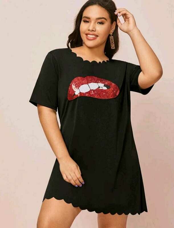 Mouth Patched Scallop Trim Tee Dress