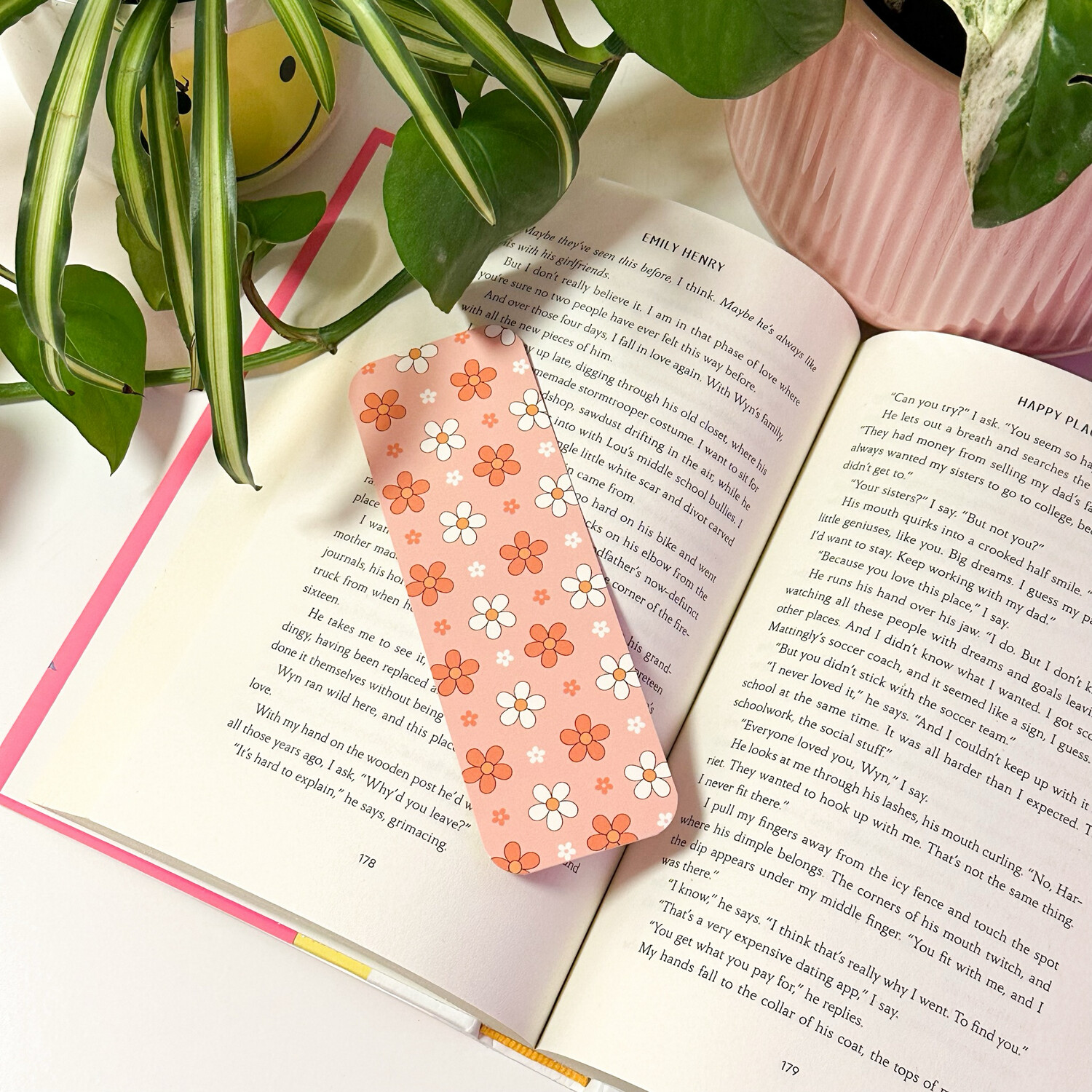 Groovy Flower | Bookmark