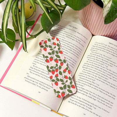 Strawberry | Bookmark