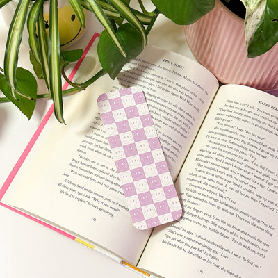 Checker Smiley | Bookmark