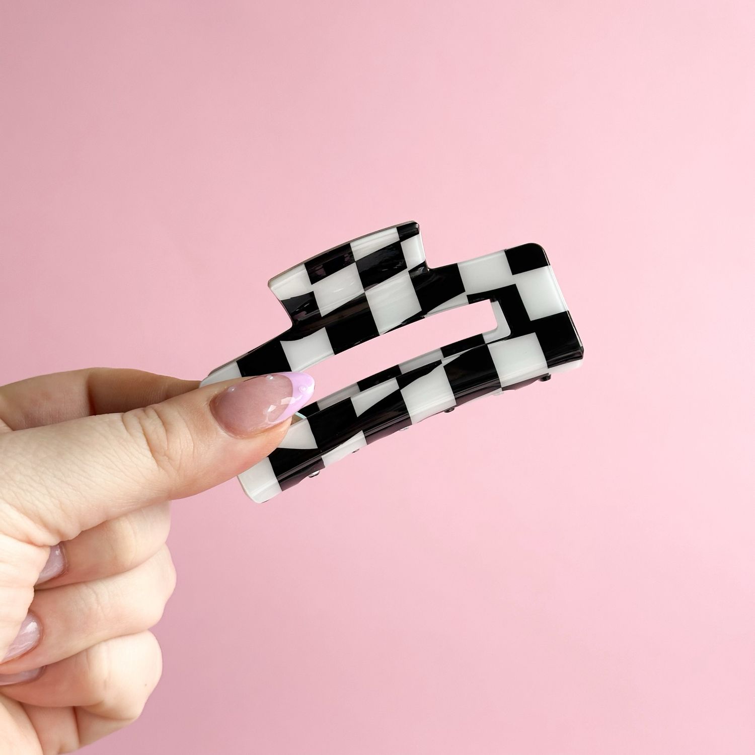 Black Medium Checker Claw Clip