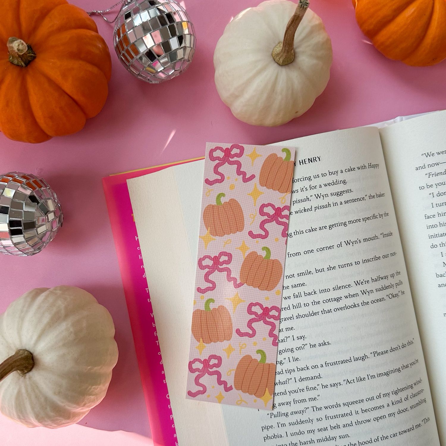 Pumpkin Bow | Bookmark