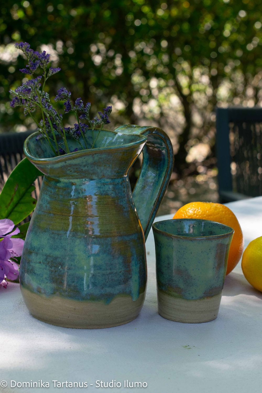 Zomerse kan met kopjes