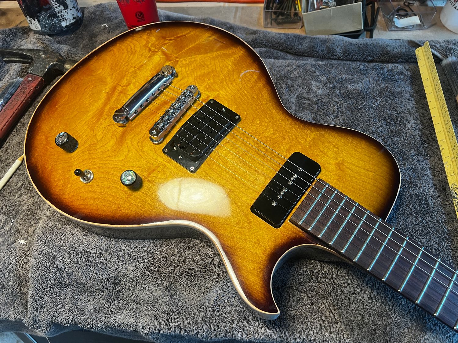 Hilltop Tobacco Burst Demo
