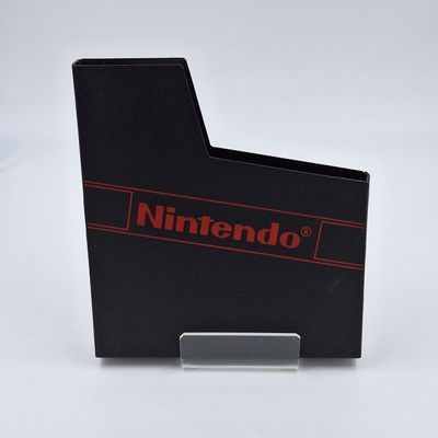 Nintendo NES Modul-Schuber – Schwarz mit Nintendo Logo, gebraucht #1 Schwarzer Nintendo NES Modul-Schuber mit Nintendo Logo gebraucht