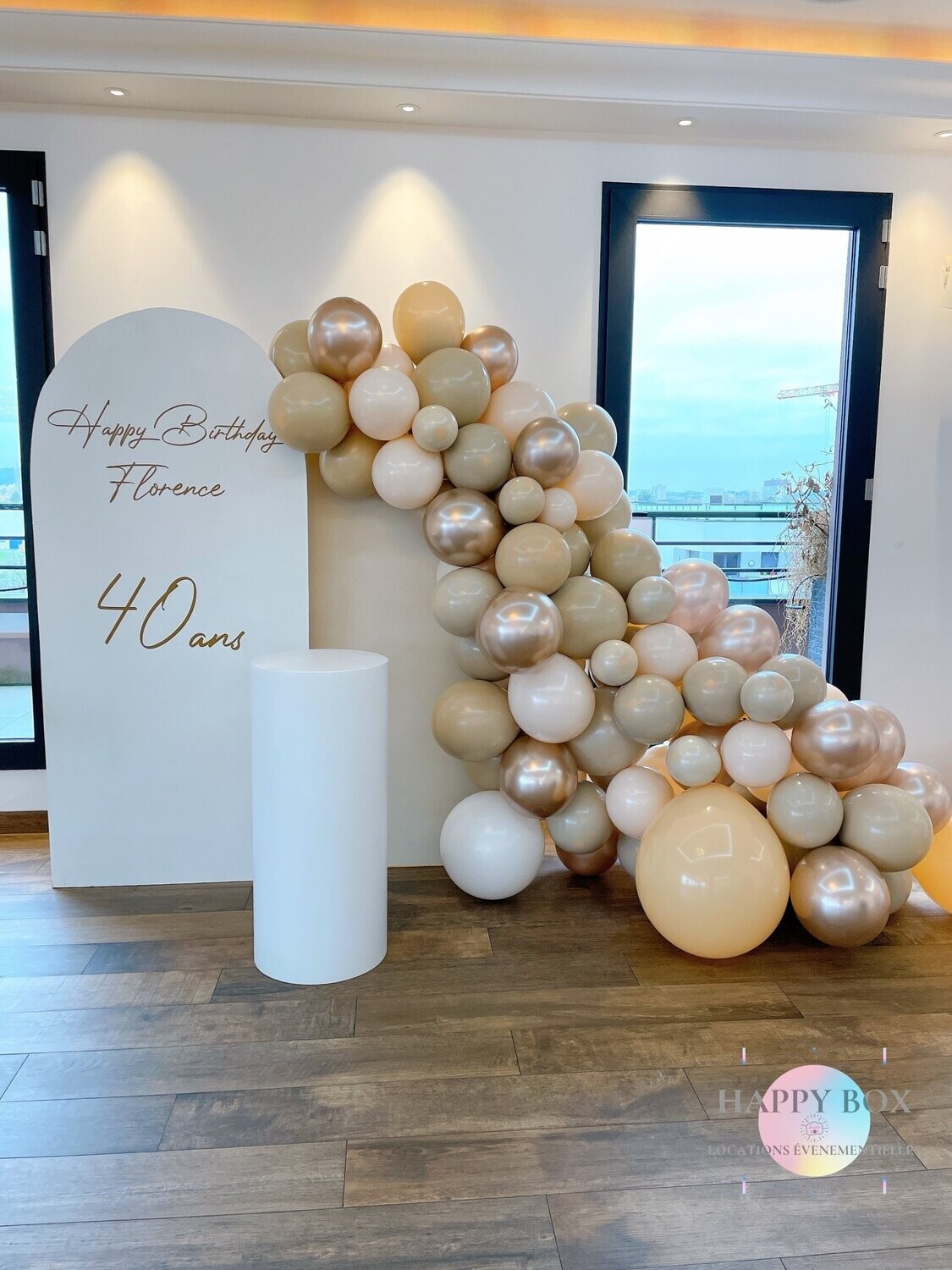 # PACK 6 - 2 backdrop personnalisés + 1 colonne + ballons