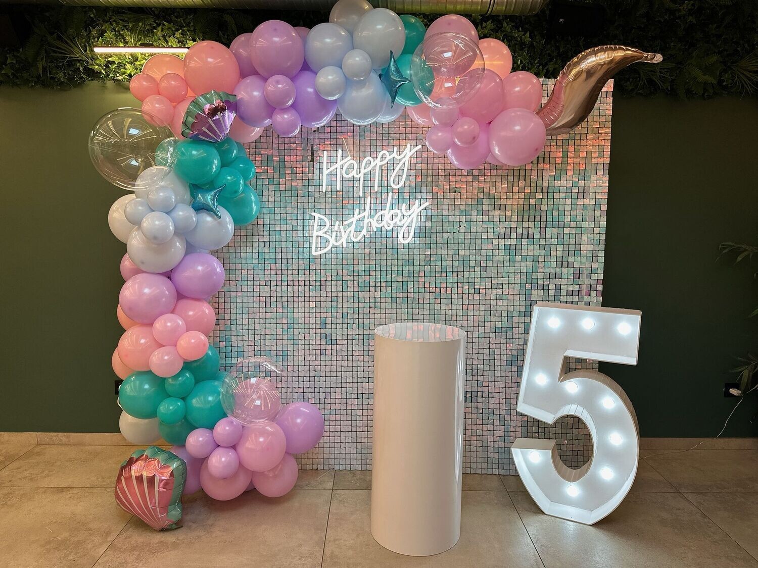 # PACK 9 - Mur à sequin + néon + 2 chiffres lumineux + ballons