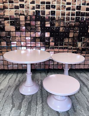 3 présentoirs support à gateaux rose pastel 3 présentoirs support à gateaux rose pastel