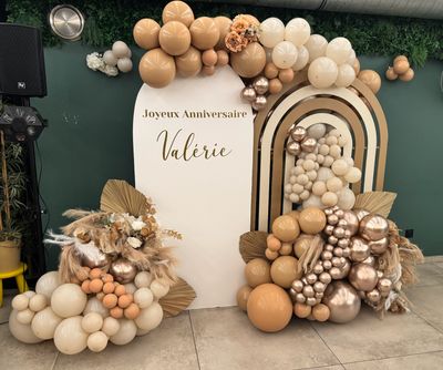 Location panneau Chiara backdrop Arc en ciel beige