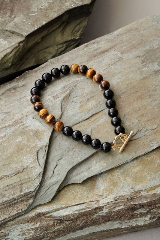 Men&#39;s Gold Tone Tigers Eye and Black Onyx Crystal Bracelet