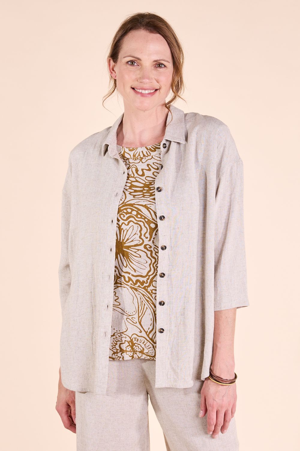 Linen Scoop Hem Shirt