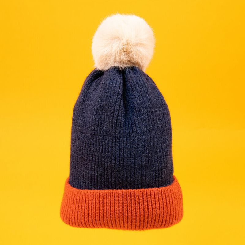 GRETA BOBBLE HAT