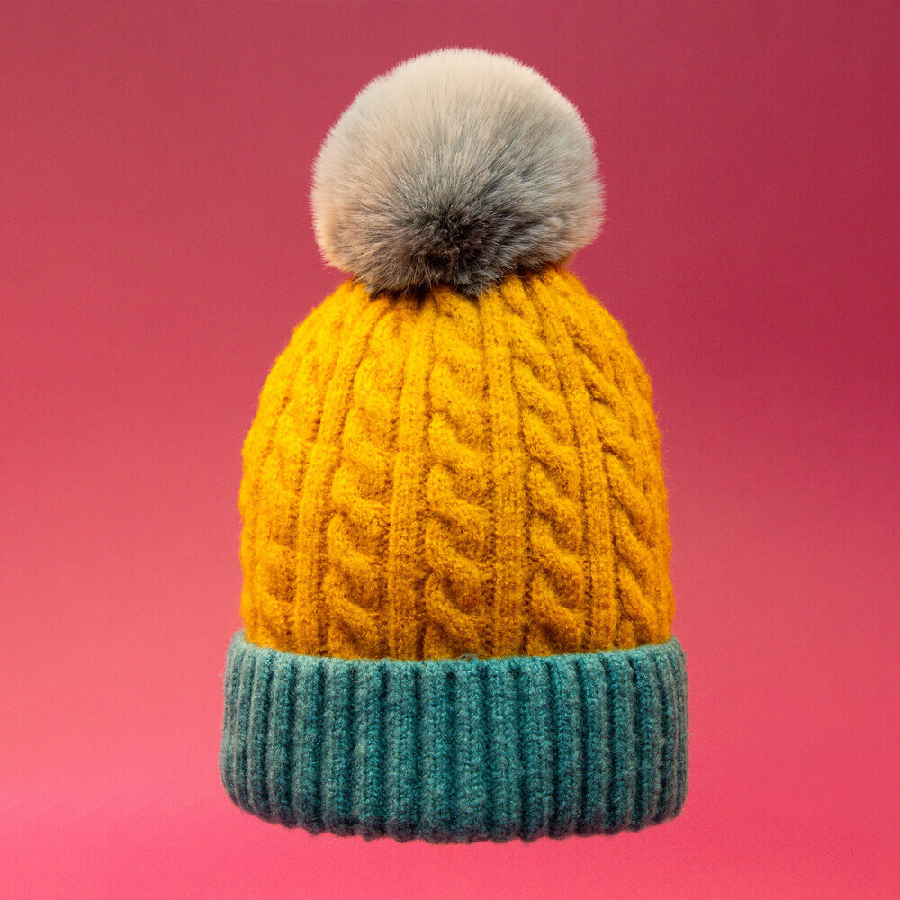 GRETA BOBBLE HAT