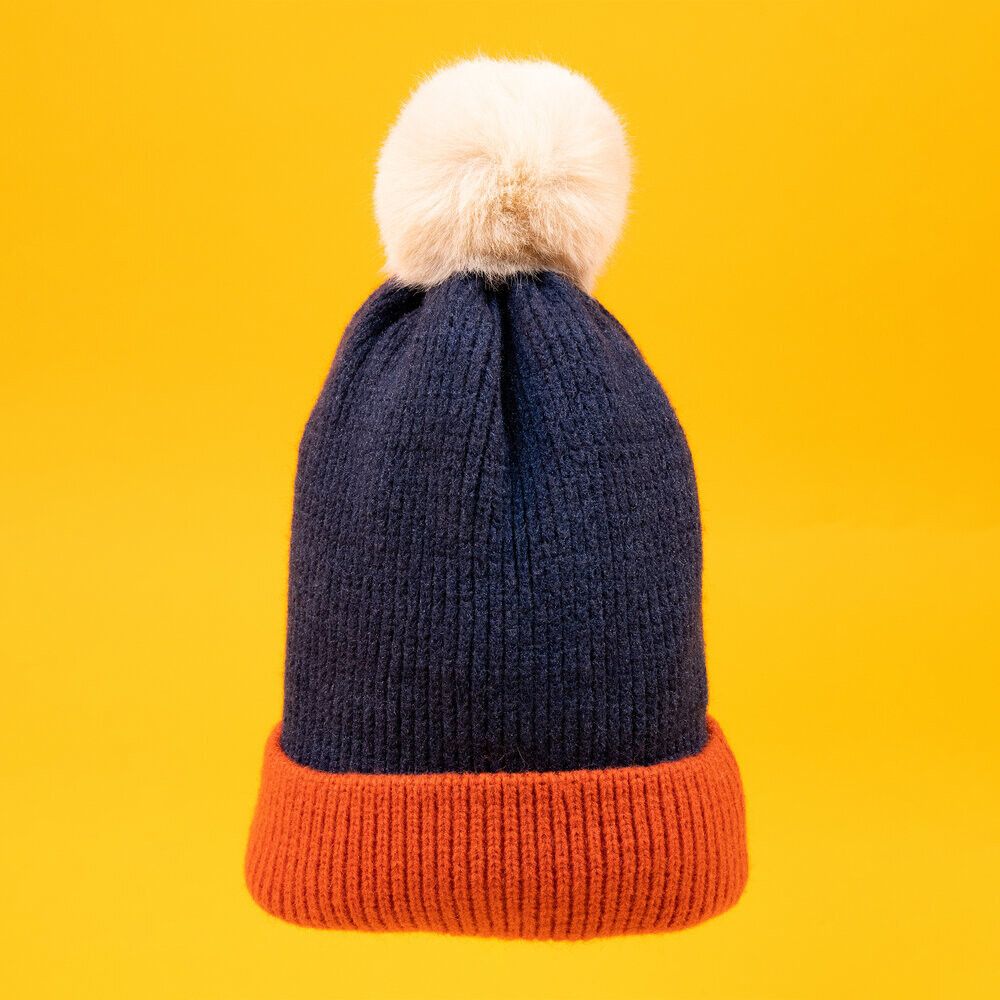 GRETA BOBBLE HAT