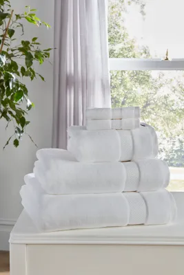 BAMBOO TOWEL BALE IN CLOUD WHITE    Pre-Order