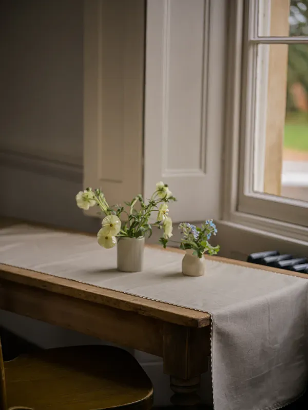 Linen &amp; Lace Table Runner - Natural