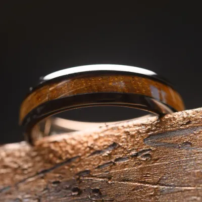 Whiskey Wood Tungsten Ring | BOSTON 6MM