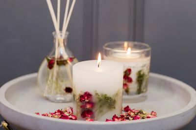 Nature's Gift - Red Rose - Scented Botanical Inclusion Pillar Candle (95 x 95mm)