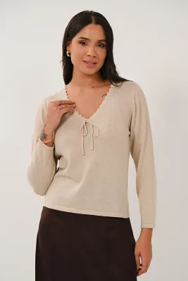 Scallop Trim V Neck