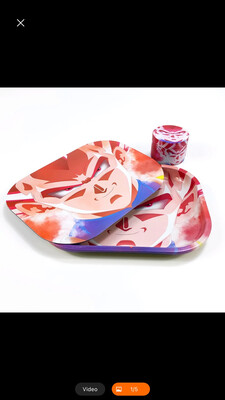 Rose Vegeta Rolling Tray &amp; Grinder